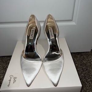 Badgley Mischka Brand
Ozara II Crystal Heel Pump